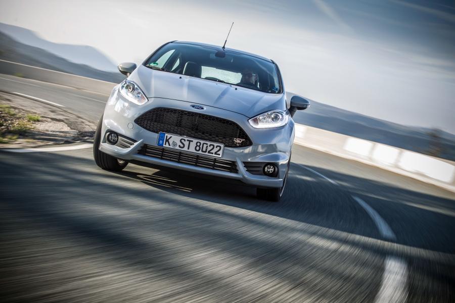  Ford Fiesta ST200 2016 года  (фото 33 из 36)
